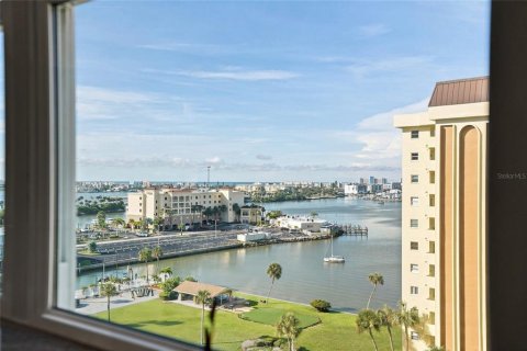 Condo in Saint Petersburg, Florida, 2 bedrooms  № 2349606