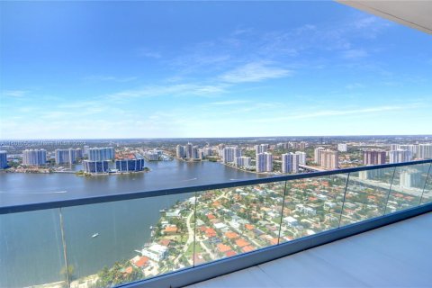 Condo in Sunny Isles Beach, Florida, 4 bedrooms  № 1867887 - photo 25