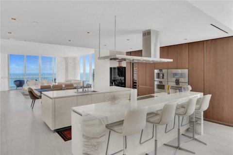 Condo in Sunny Isles Beach, Florida, 4 bedrooms  № 1867887 - photo 8