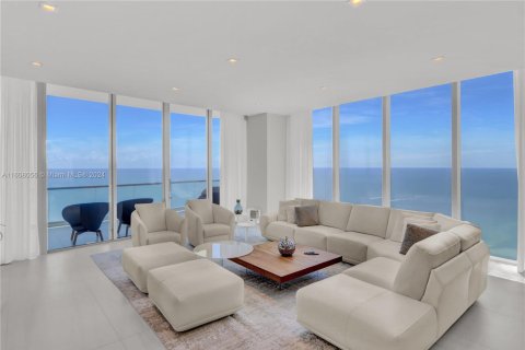 Condo in Sunny Isles Beach, Florida, 4 bedrooms  № 1867887 - photo 3