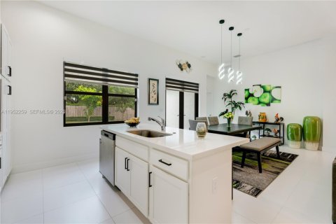 Купить виллу или дом в Майами, Флорида 4 спальни, 177.44м2, № 2006613 - фото 11