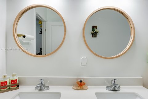 Купить виллу или дом в Майами, Флорида 4 спальни, 177.44м2, № 2006613 - фото 22