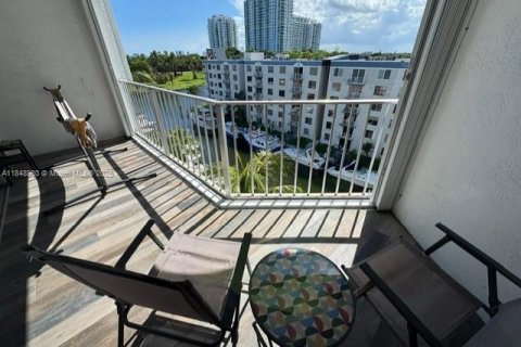 Condo in Miami, Florida, 2 bedrooms  № 1850721 - photo 23