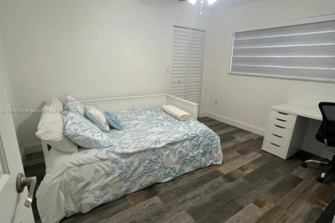 Condo in Miami, Florida, 2 bedrooms  № 1850721 - photo 3