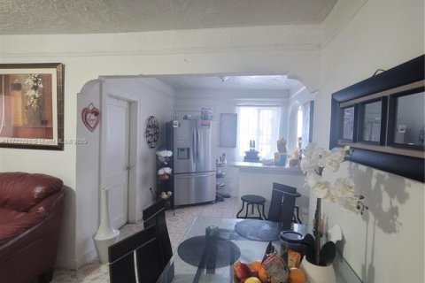 Commercial property in Miami, Florida 260.87 sq.m. № 1854892 - photo 12