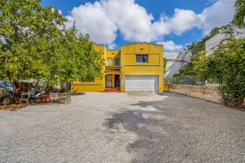 Commercial property in Miami, Florida 260.87 sq.m. № 1854892 - photo 2