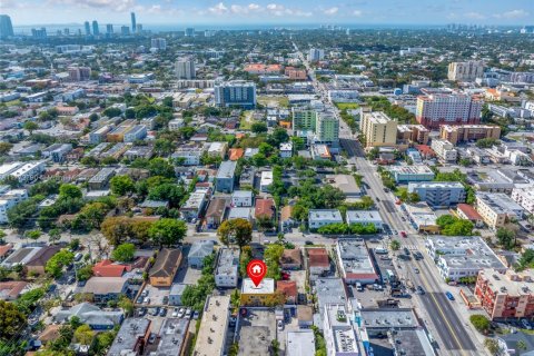 Commercial property in Miami, Florida 260.87 sq.m. № 1854892 - photo 20