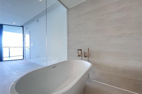 Снять в аренду кондоминиум в Майами, Флорида 4 спальни, 239.87м2, № 1949844 - фото 19