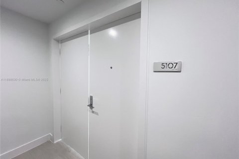 Снять в аренду кондоминиум в Майами, Флорида 4 спальни, 239.87м2, № 1949844 - фото 2