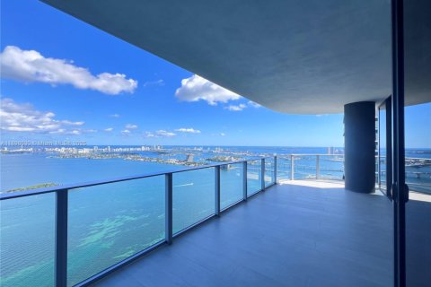 Снять в аренду кондоминиум в Майами, Флорида 4 спальни, 239.87м2, № 1949844 - фото 24