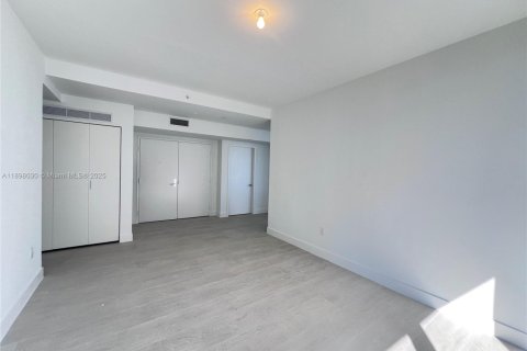 Снять в аренду кондоминиум в Майами, Флорида 4 спальни, 239.87м2, № 1949844 - фото 30