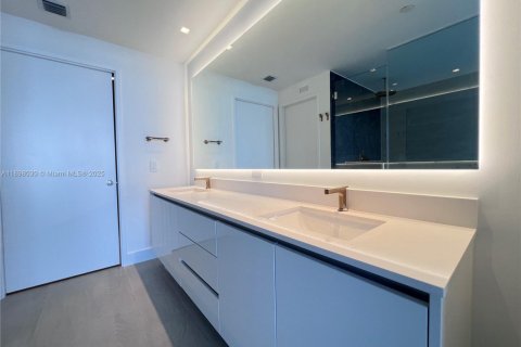 Снять в аренду кондоминиум в Майами, Флорида 4 спальни, 239.87м2, № 1949844 - фото 17