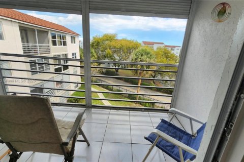 Condo in Lauderdale Lakes, Florida, 2 bedrooms  № 1692148 - photo 6