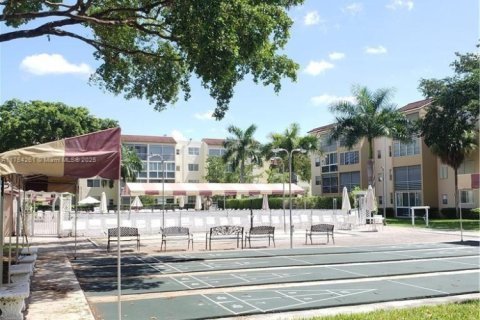 Condo in Lauderdale Lakes, Florida, 2 bedrooms  № 1692148 - photo 23
