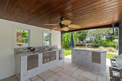 House in Saint Petersburg, Florida 3 bedrooms, 205.31 sq.m. № 1894639 - photo 28