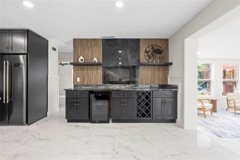 House in Saint Petersburg, Florida 3 bedrooms, 205.31 sq.m. № 1894639 - photo 11