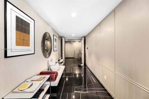 Condo in Surfside, Florida, 4 bedrooms  № 1922137 - photo 14