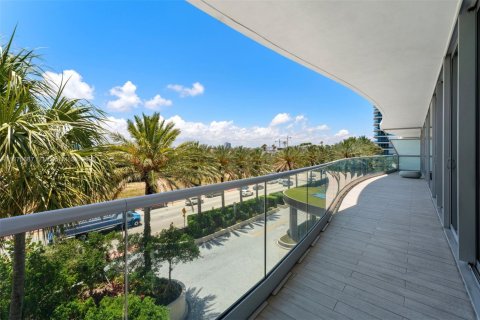 Condo in Surfside, Florida, 4 bedrooms  № 1922137 - photo 12