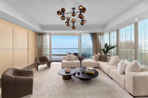 Condo in Surfside, Florida, 4 bedrooms  № 1922137 - photo 17