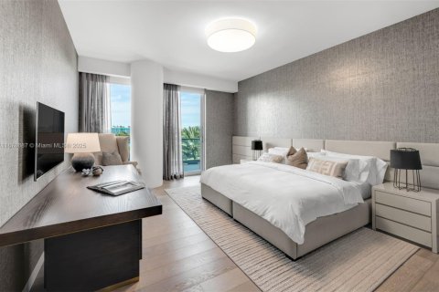 Condo in Surfside, Florida, 4 bedrooms  № 1922137 - photo 9