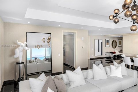 Condo in Surfside, Florida, 4 bedrooms  № 1922137 - photo 28