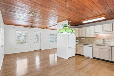 House in Bushnell, Florida 2 bedrooms, 95.13 sq.m. № 2231497 - photo 7