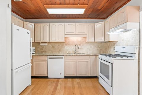 House in Bushnell, Florida 2 bedrooms, 95.13 sq.m. № 2231497 - photo 8