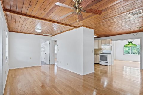 House in Bushnell, Florida 2 bedrooms, 95.13 sq.m. № 2231497 - photo 5