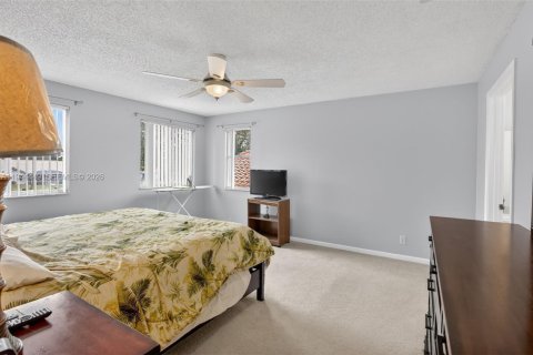 House in Davie, Florida 3 bedrooms, 180.51 sq.m. № 2001044 - photo 22