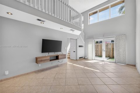 Townhouse in Fort Lauderdale, Florida 3 bedrooms, 134.89 sq.m. № 2069488 - photo 4