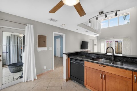 Townhouse in Fort Lauderdale, Florida 3 bedrooms, 134.89 sq.m. № 2069488 - photo 13