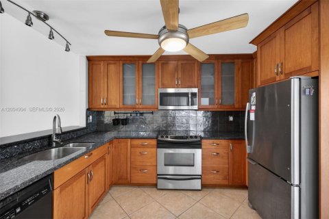 Townhouse in Fort Lauderdale, Florida 3 bedrooms, 134.89 sq.m. № 2069488 - photo 11