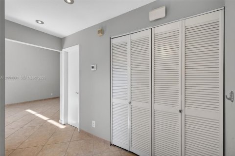 Townhouse in Fort Lauderdale, Florida 3 bedrooms, 134.89 sq.m. № 2069488 - photo 6