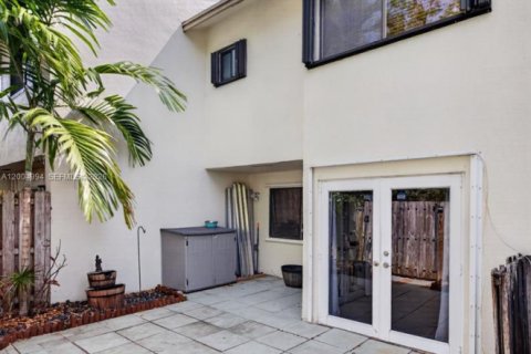 Townhouse in Fort Lauderdale, Florida 3 bedrooms, 134.89 sq.m. № 2069488 - photo 20