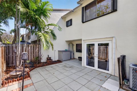 Townhouse in Fort Lauderdale, Florida 3 bedrooms, 134.89 sq.m. № 2069488 - photo 19