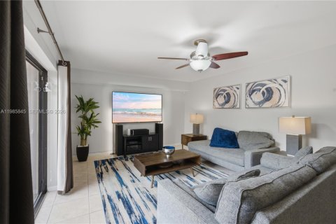 Touwnhouse à vendre à Plantation, Floride: 2 chambres, 127.46 m2 № 2049567 - photo 3