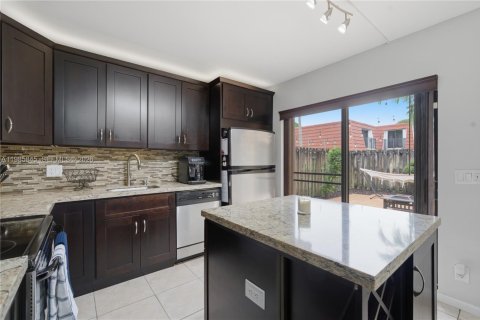 Touwnhouse à vendre à Plantation, Floride: 2 chambres, 127.46 m2 № 2049567 - photo 9