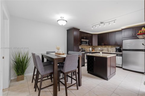 Touwnhouse à vendre à Plantation, Floride: 2 chambres, 127.46 m2 № 2049567 - photo 6