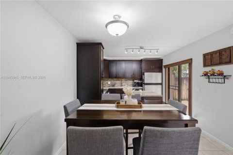 Touwnhouse à vendre à Plantation, Floride: 2 chambres, 127.46 m2 № 2049567 - photo 7