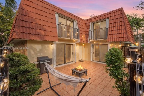 Touwnhouse à vendre à Plantation, Floride: 2 chambres, 127.46 m2 № 2049567 - photo 2