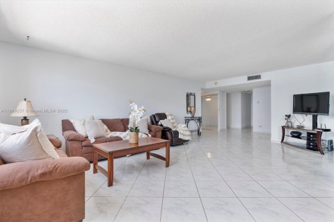 Condominio en venta en Sunny Isles Beach, Florida, 2 dormitorios, 166.2 m2 № 1922222 - foto 12