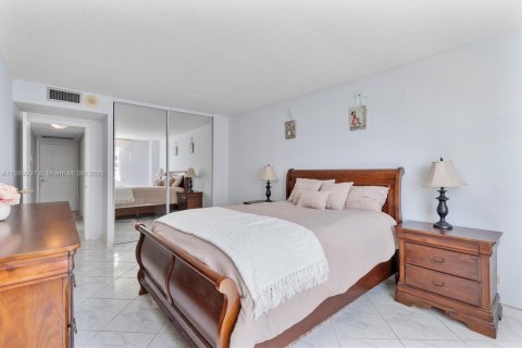 Condominio en venta en Sunny Isles Beach, Florida, 2 dormitorios, 166.2 m2 № 1922222 - foto 27