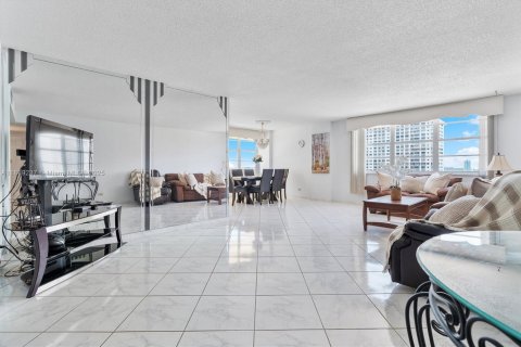 Condominio en venta en Sunny Isles Beach, Florida, 2 dormitorios, 166.2 m2 № 1922222 - foto 8