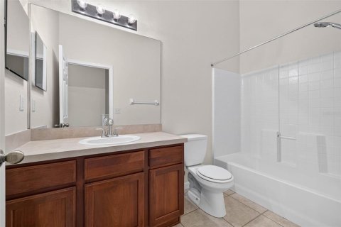 Townhouse in Wesley Chapel, Florida 3 bedrooms, 140.56 sq.m. № 2231738 - photo 17