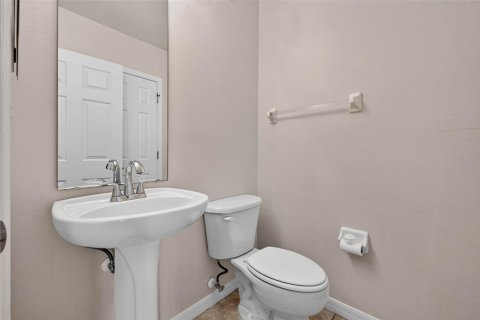 Townhouse in Wesley Chapel, Florida 3 bedrooms, 140.56 sq.m. № 2231738 - photo 10