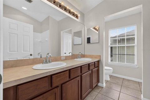 Townhouse in Wesley Chapel, Florida 3 bedrooms, 140.56 sq.m. № 2231738 - photo 14