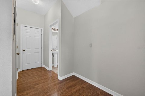 Townhouse in Wesley Chapel, Florida 3 bedrooms, 140.56 sq.m. № 2231738 - photo 18