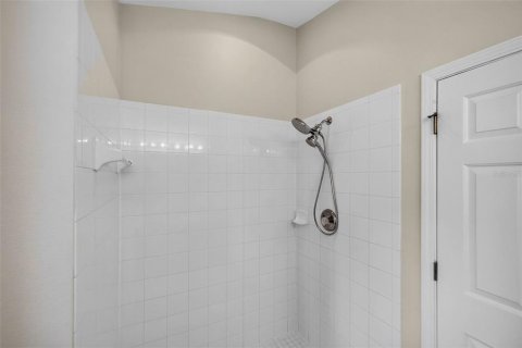 Townhouse in Wesley Chapel, Florida 3 bedrooms, 140.56 sq.m. № 2231738 - photo 15