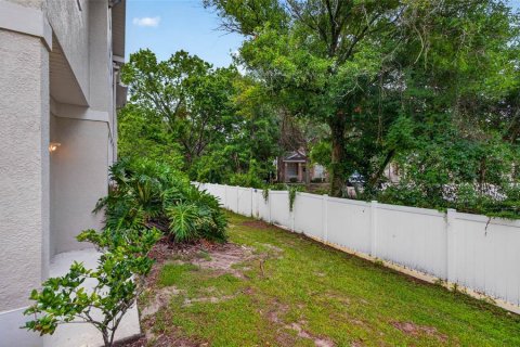 Townhouse in Wesley Chapel, Florida 3 bedrooms, 140.56 sq.m. № 2231738 - photo 21