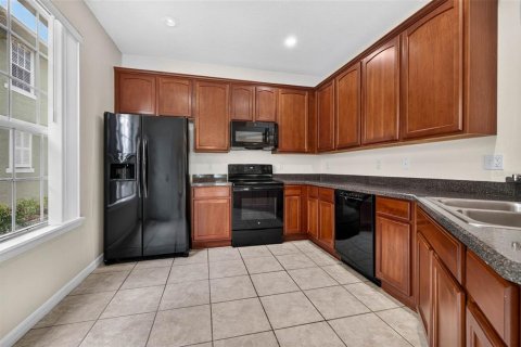 Townhouse in Wesley Chapel, Florida 3 bedrooms, 140.56 sq.m. № 2231738 - photo 9